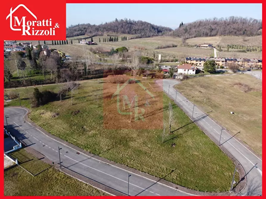 Immagine 1 di Terreno in vendita  in Via Ottorino Respighi a Manzano