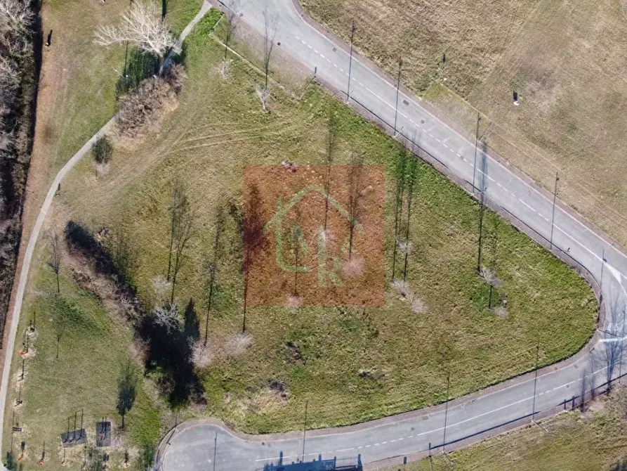 Immagine 10 di Terreno in vendita  in Via Ottorino Respighi a Manzano