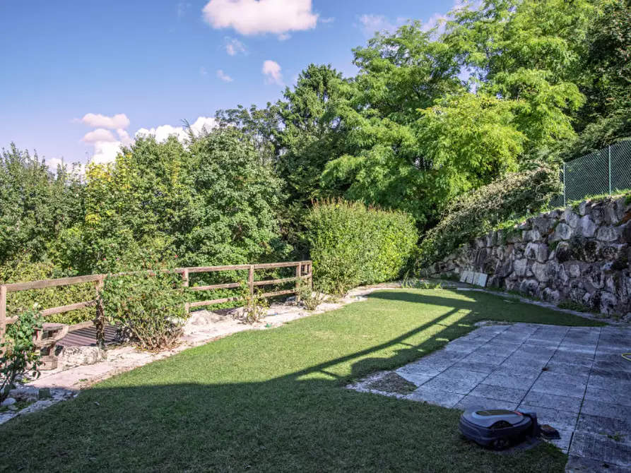 Immagine 2 di Casa bifamiliare in vendita  in Via Don Albrigi a Cerro Veronese