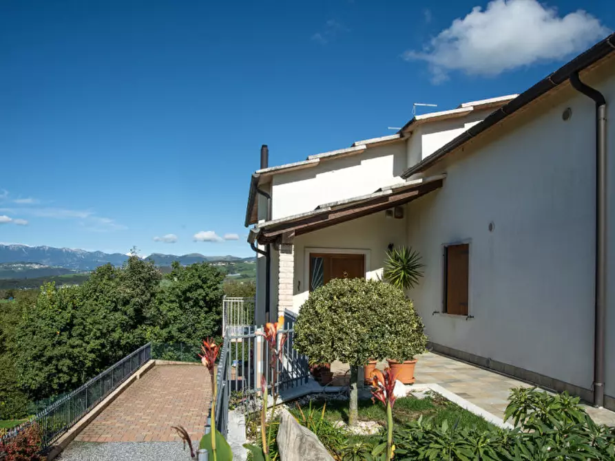 Immagine 5 di Casa bifamiliare in vendita  in Via Don Albrigi a Cerro Veronese