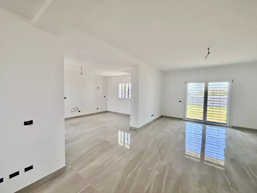 Immagine 15 di Casa bifamiliare in vendita  in VIA DI COLLE COCCHINO a Anzio