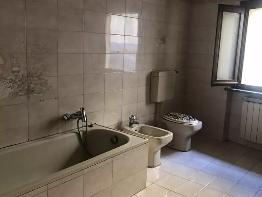 Immagine 16 di Appartamento in vendita  in Corso Manacorda 19 a Casale Monferrato