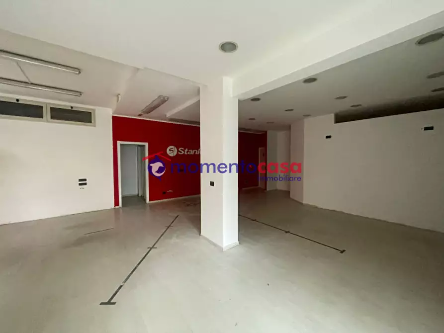 Immagine 6 di Negozio in vendita  in Via Sbarre Inferiori a Reggio Di Calabria