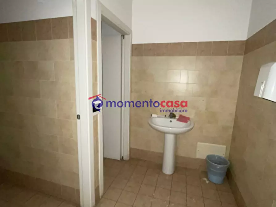 Immagine 11 di Negozio in vendita  in Via Sbarre Inferiori a Reggio Di Calabria