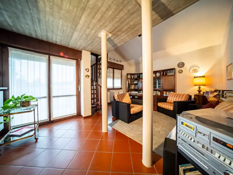 Immagine 2 di Appartamento in vendita  in Via Combattenti a Collecchio