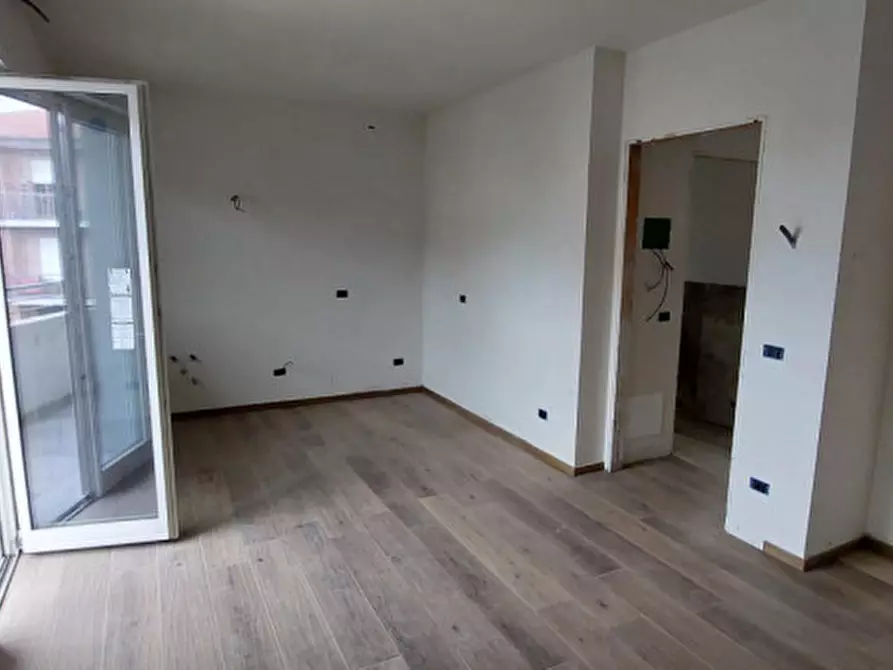 Immagine 2 di Appartamento in vendita  in Corso Piave a Alba