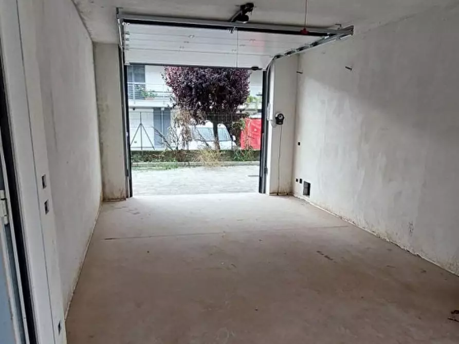 Immagine 11 di Appartamento in vendita  in Corso Piave a Alba