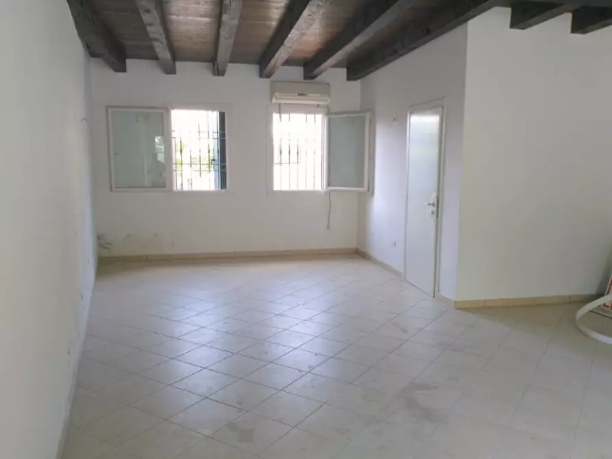 Immagine 5 di Negozio in affitto  in Lazzaris 70C a Spresiano