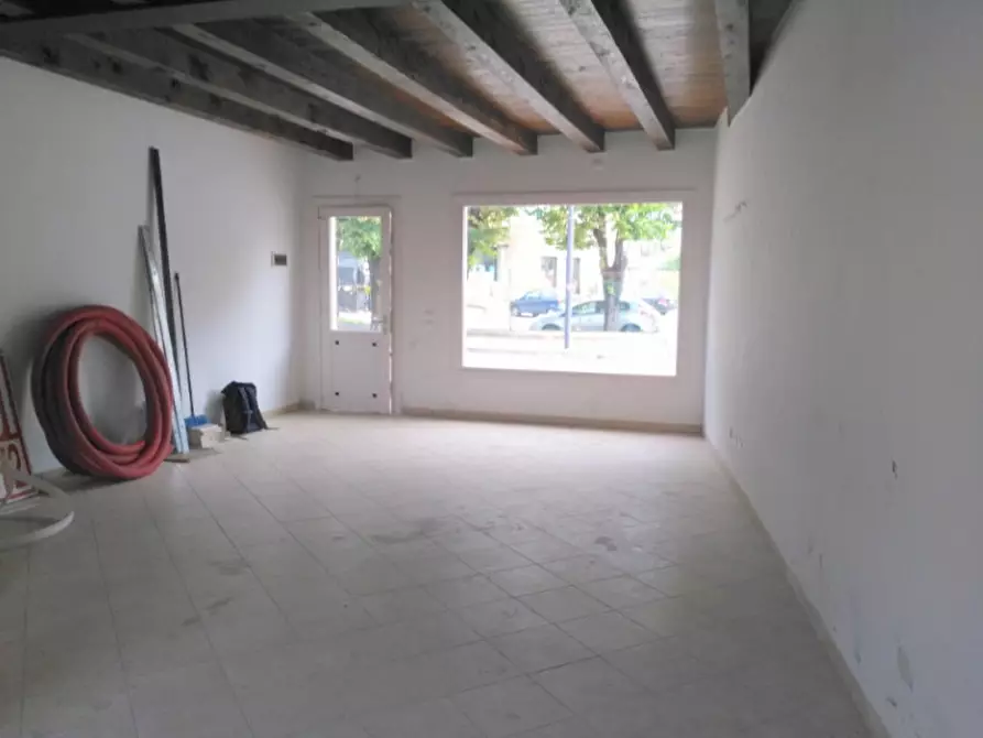 Immagine 9 di Negozio in affitto  in Lazzaris 70C a Spresiano