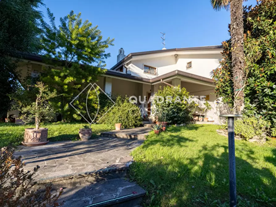 Immagine 4 di Villa in vendita  a Selvazzano Dentro