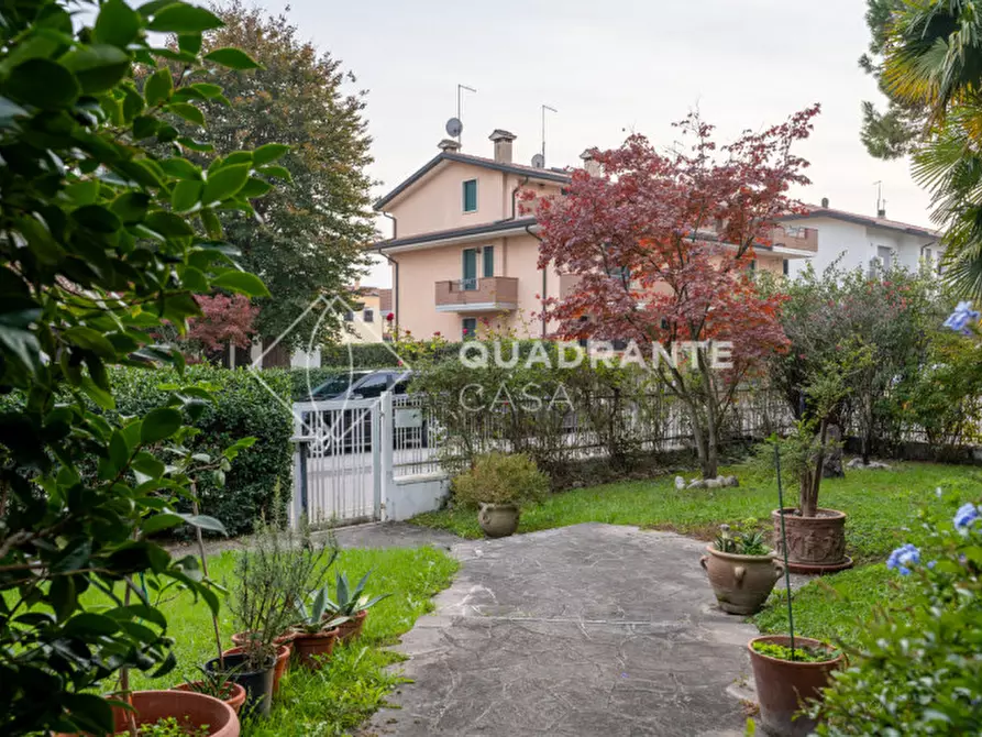 Immagine 6 di Villa in vendita  a Selvazzano Dentro