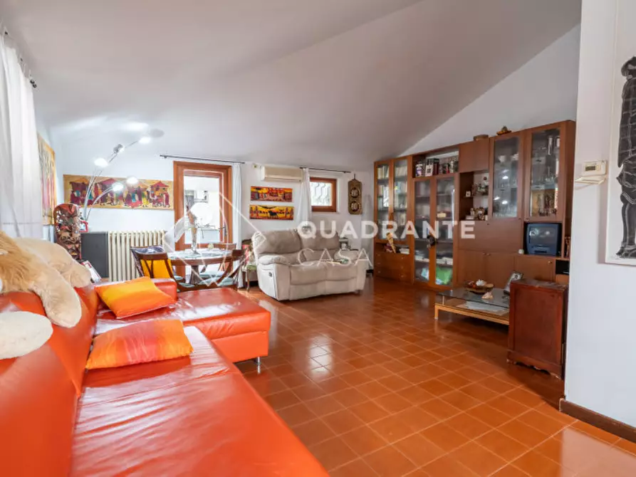 Immagine 36 di Villa in vendita  a Selvazzano Dentro
