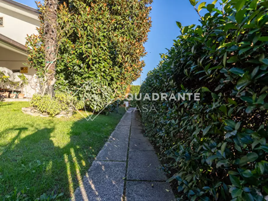 Immagine 43 di Villa in vendita  a Selvazzano Dentro