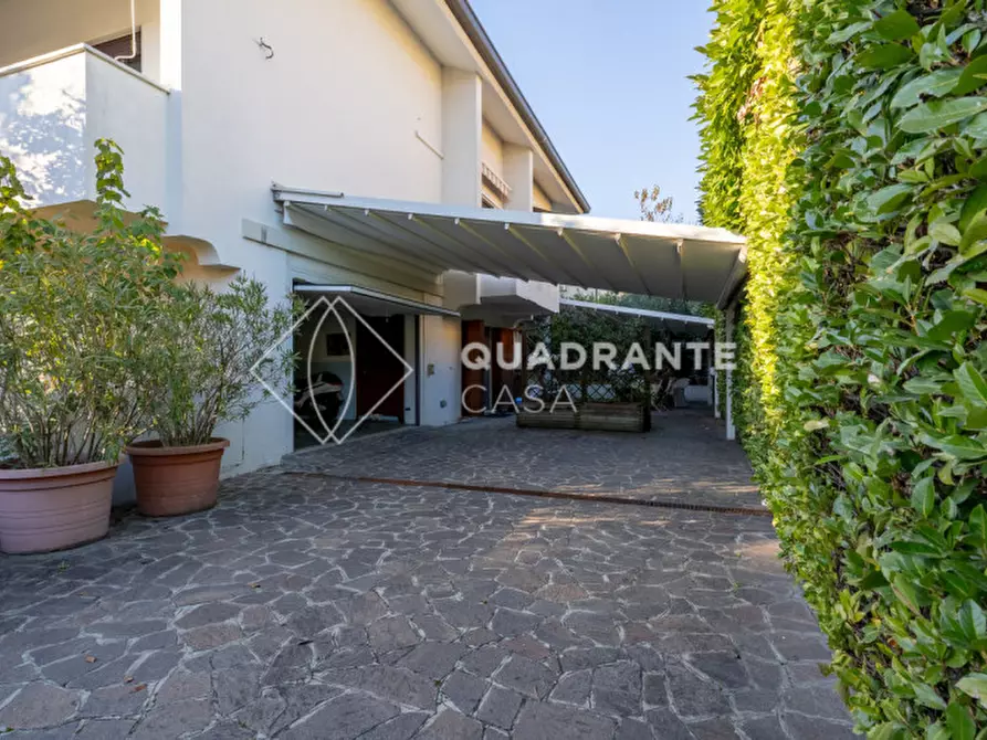 Immagine 45 di Villa in vendita  a Selvazzano Dentro