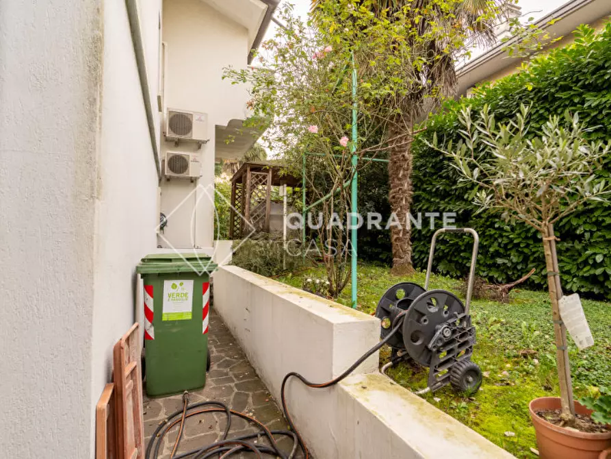 Immagine 70 di Villa in vendita  a Selvazzano Dentro