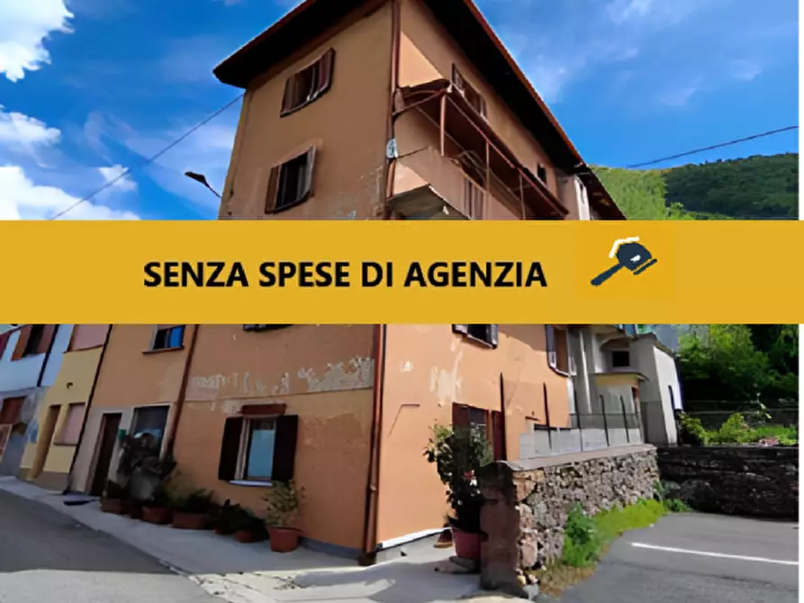 Immagine 2 di Appartamento in vendita  in via taburri 17 a Valganna