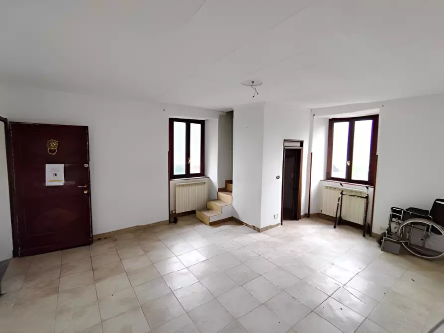 Immagine 4 di Appartamento in vendita  in via taburri 17 a Valganna