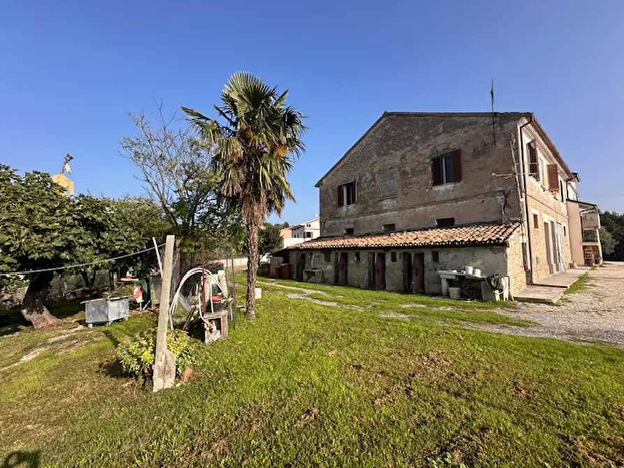 Immagine 1 di Casa indipendente in vendita  in Via Merlini 1 a Terre Roveresche