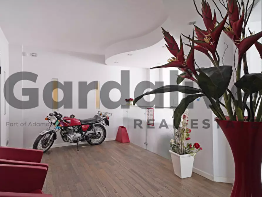 Immagine 10 di Ufficio in vendita  in Via Tommaso Dal Molin a Desenzano Del Garda