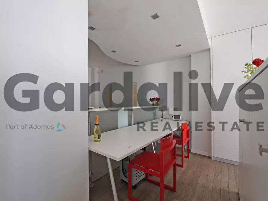 Immagine 11 di Ufficio in vendita  in Via Tommaso Dal Molin a Desenzano Del Garda