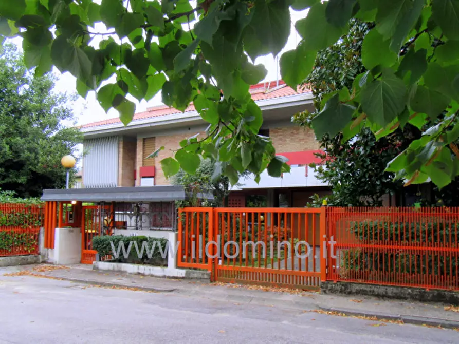 Immagine 1 di Villa in vendita  in via Del Giglio a Padova