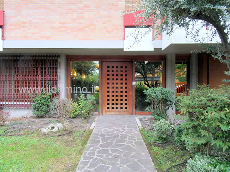 Immagine 2 di Villa in vendita  in via Del Giglio a Padova