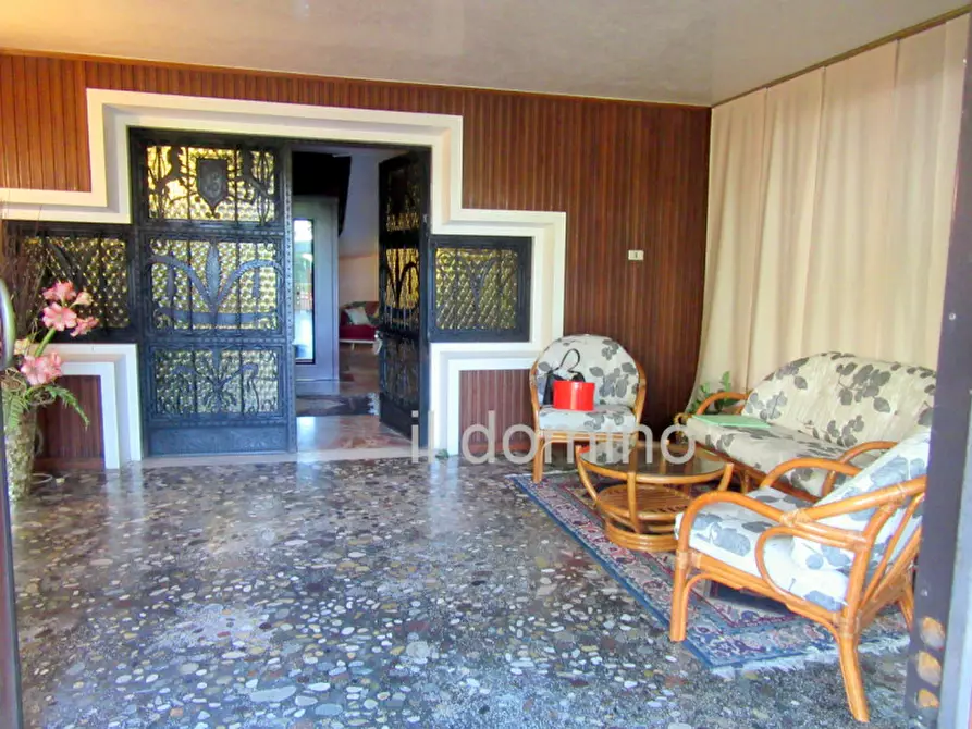 Immagine 3 di Villa in vendita  in via Del Giglio a Padova