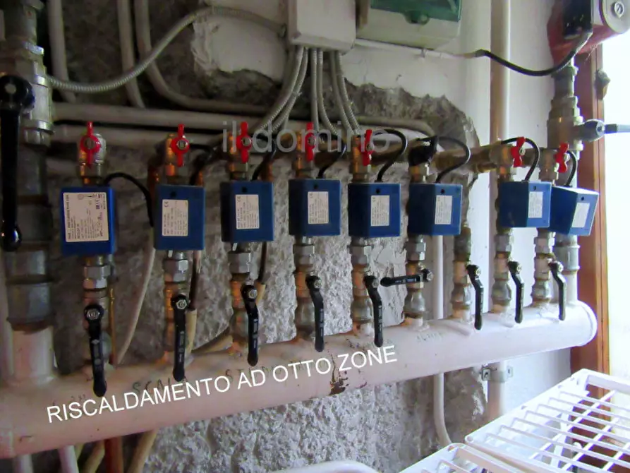 Immagine 45 di Villa in vendita  in via Del Giglio a Padova