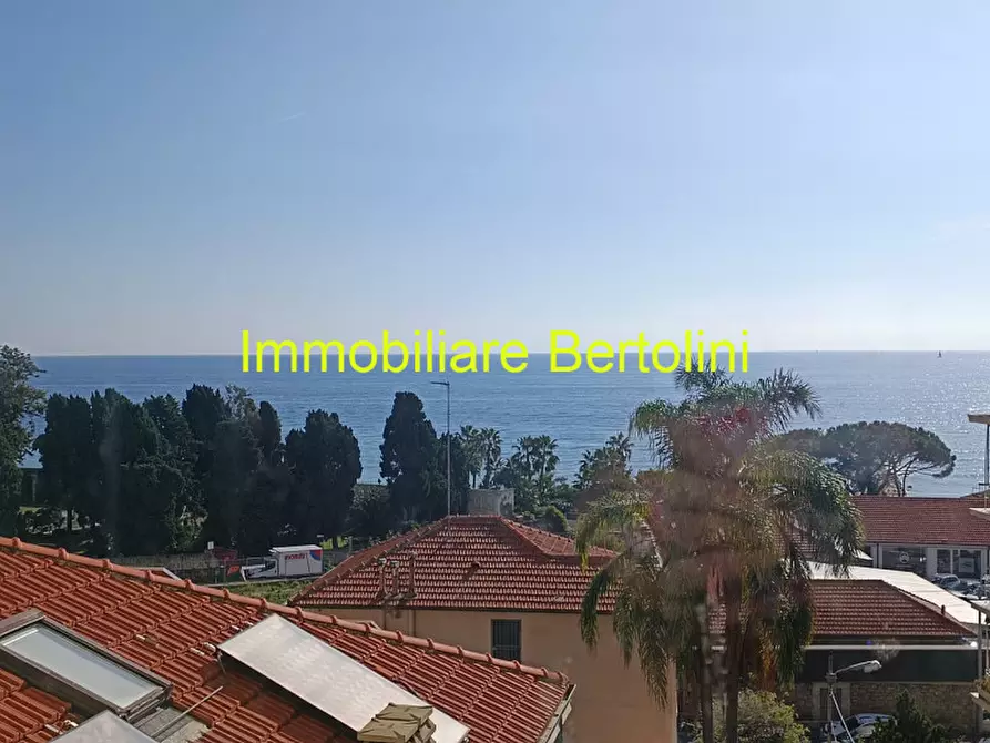 Immagine 1 di Appartamento in vendita  in VIA PADRE SEMERIA INIZIO a San Remo
