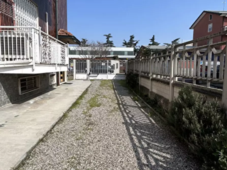 Immagine 8 di Laboratorio in vendita  in VIA GRIGNA 7 a Rho