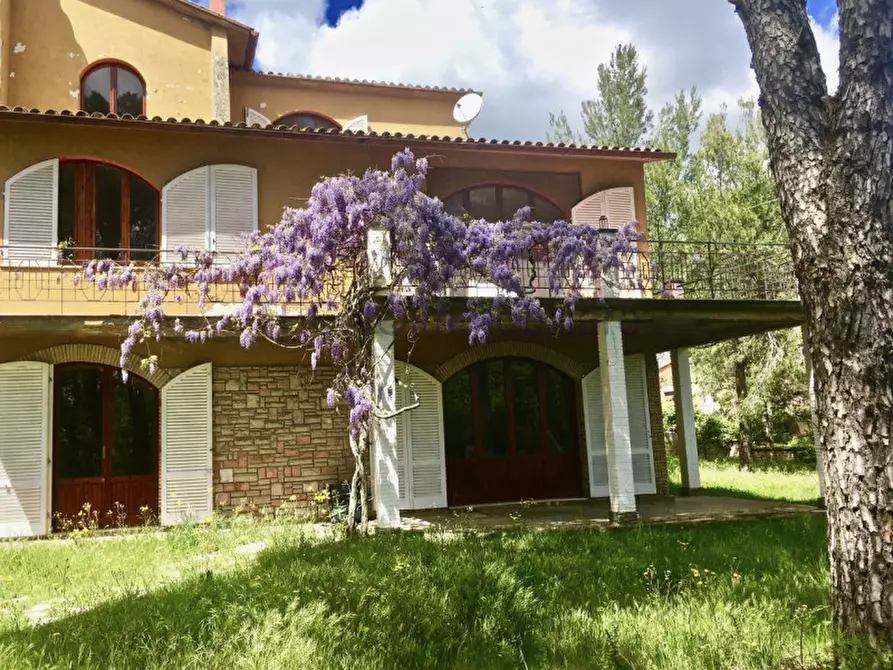 Immagine 1 di Villa in vendita  a Marsciano