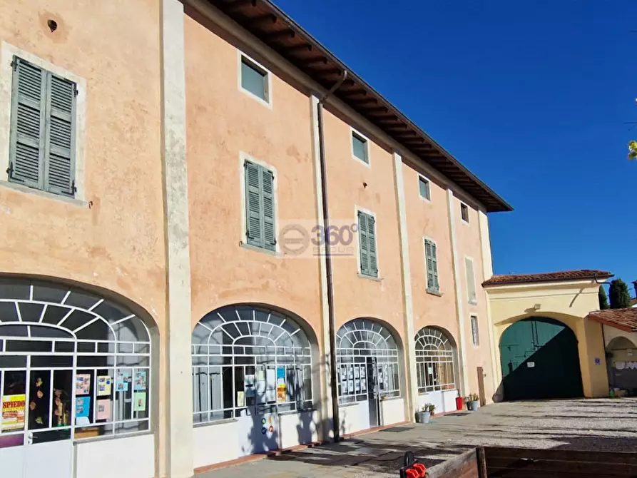 Immagine 1 di Palazzo in vendita  in Via Guarneri a Cazzago San Martino