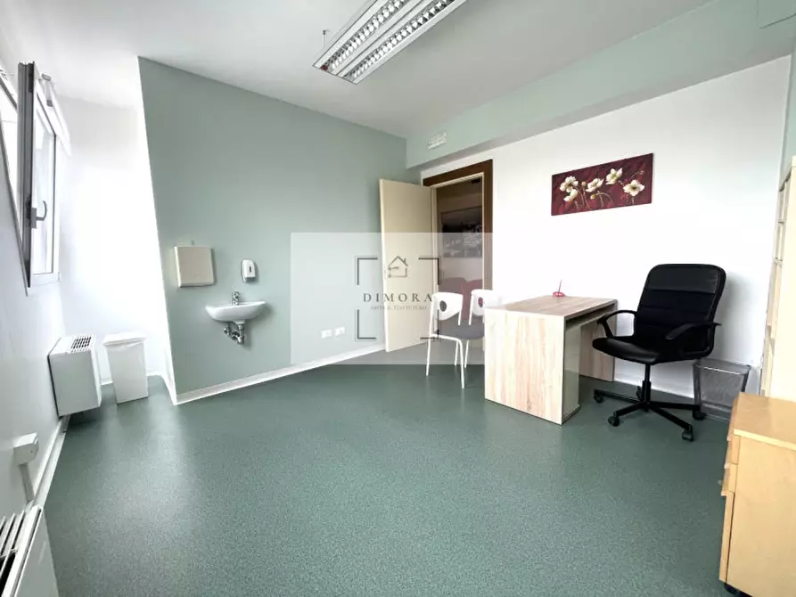 Immagine 2 di Ufficio in vendita  a Padova