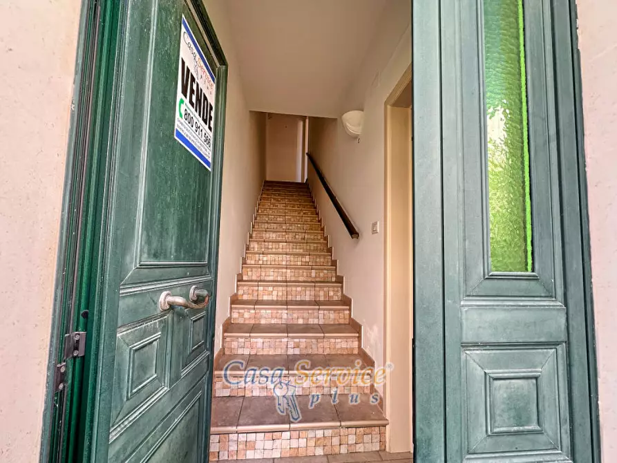 Immagine 2 di Negozio in vendita  in Via Immacolata a Taviano