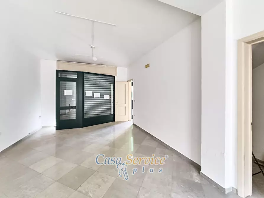 Immagine 3 di Negozio in vendita  in Via Immacolata a Taviano