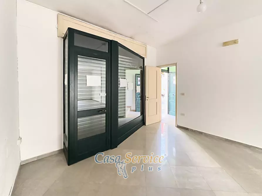 Immagine 4 di Negozio in vendita  in Via Immacolata a Taviano