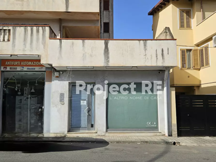 Immagine 1 di Negozio in vendita  in Via Saracinello a Reggio Di Calabria