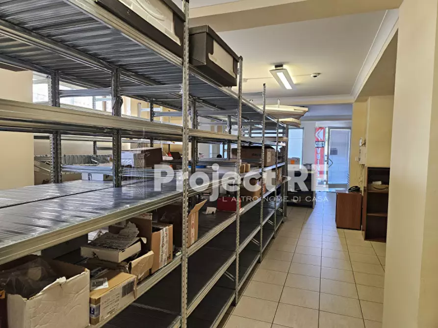 Immagine 6 di Negozio in vendita  in Via Saracinello a Reggio Di Calabria