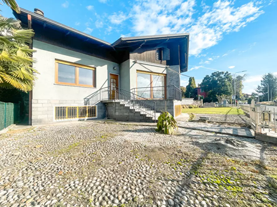 Immagine 1 di Villa in vendita  in Via Paolo Troubetzokoy a Verbania