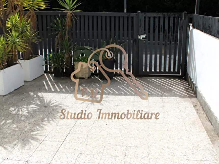 Immagine 5 di Negozio in vendita  in Via Quero, 136 a Roma