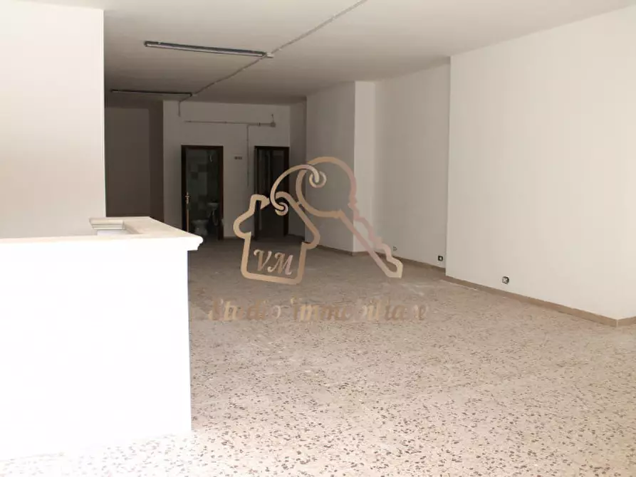 Immagine 6 di Negozio in vendita  in Via Quero, 136 a Roma