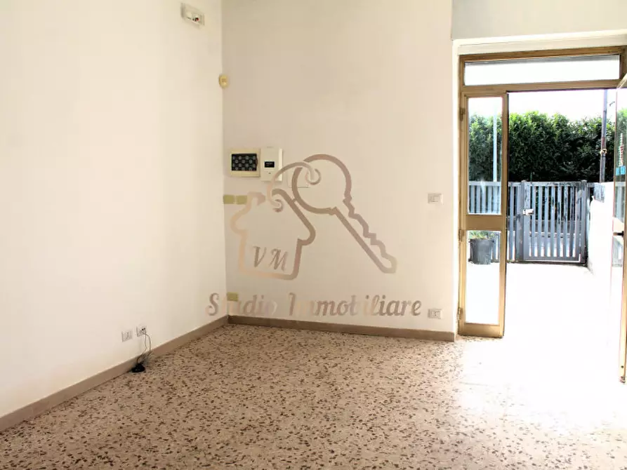 Immagine 17 di Negozio in vendita  in Via Quero, 136 a Roma