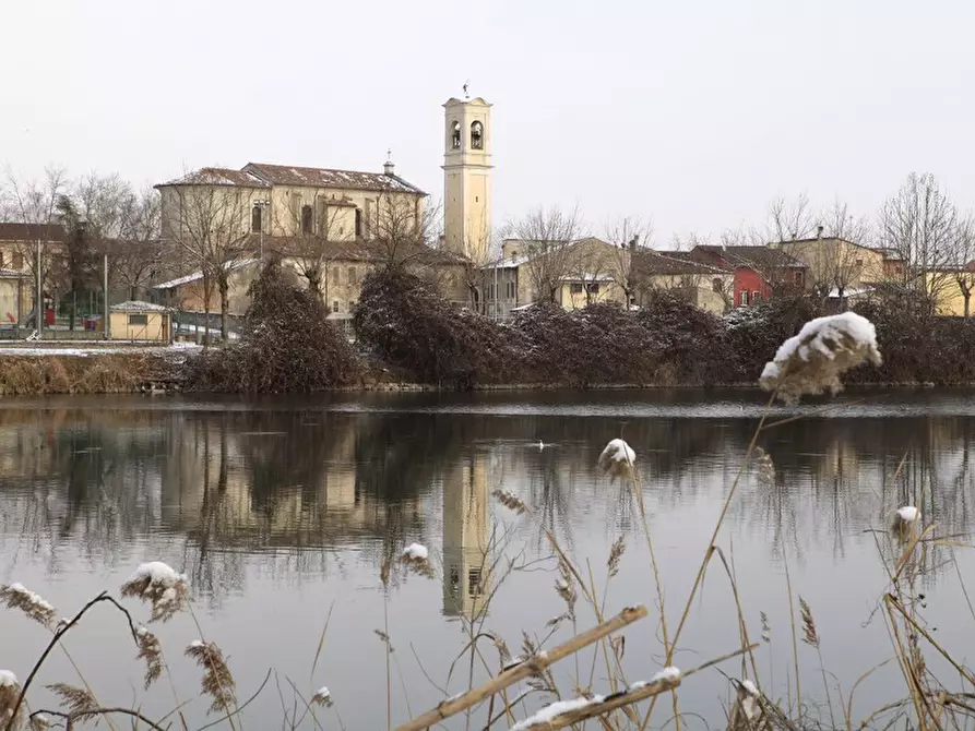 Immagine 3 di Terreno in vendita  a Valeggio Sul Mincio