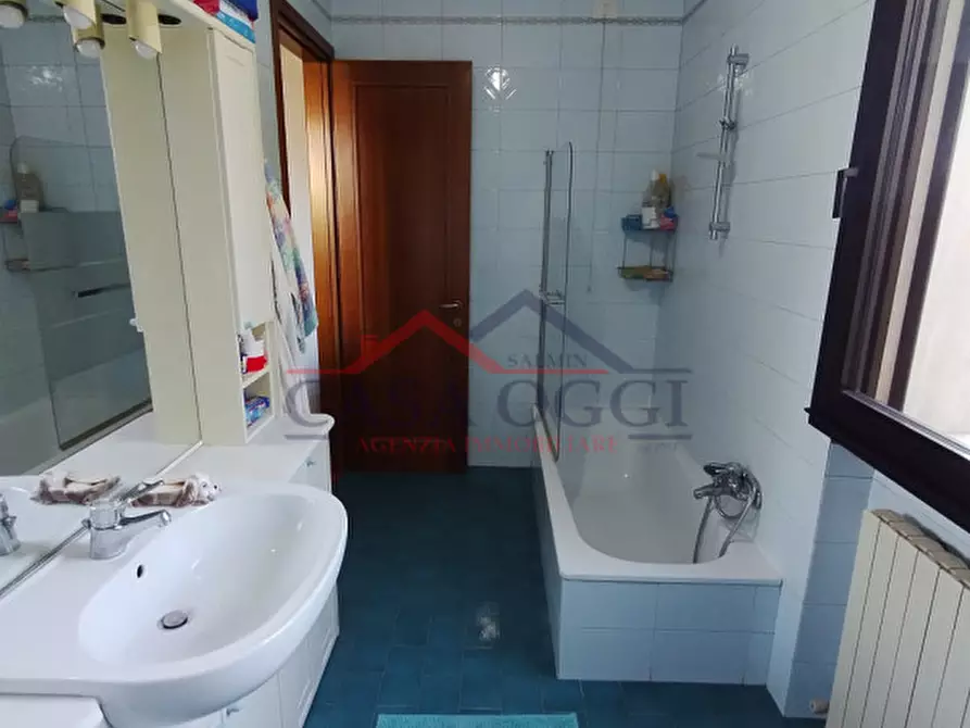 Immagine 21 di Villa in vendita  a Padova