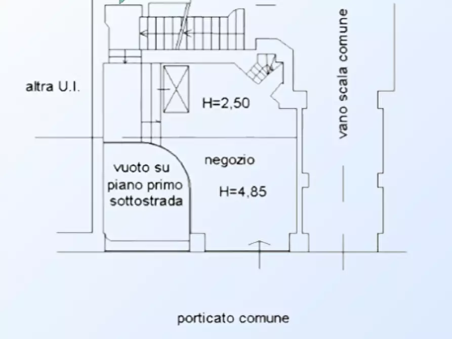 Immagine 8 di Negozio in vendita  in VIA VITTOR PISANI a Milano