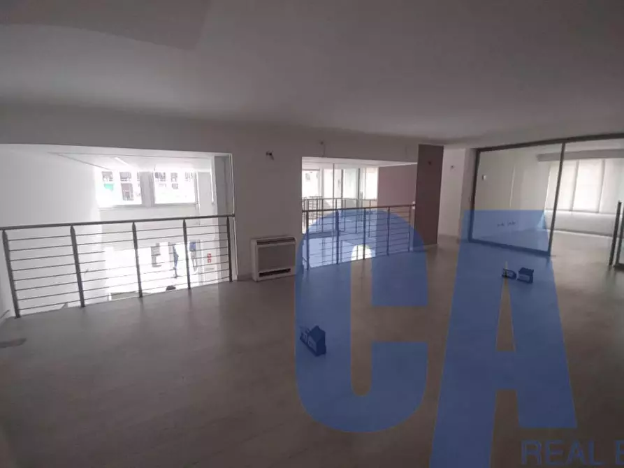 Immagine 3 di Negozio in vendita  in PIAZZA DUCA D'AOSTA a Milano