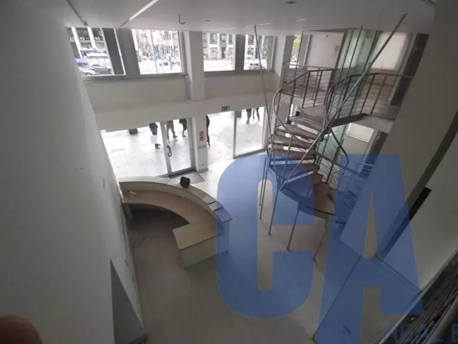 Immagine 7 di Negozio in vendita  in PIAZZA DUCA D'AOSTA a Milano