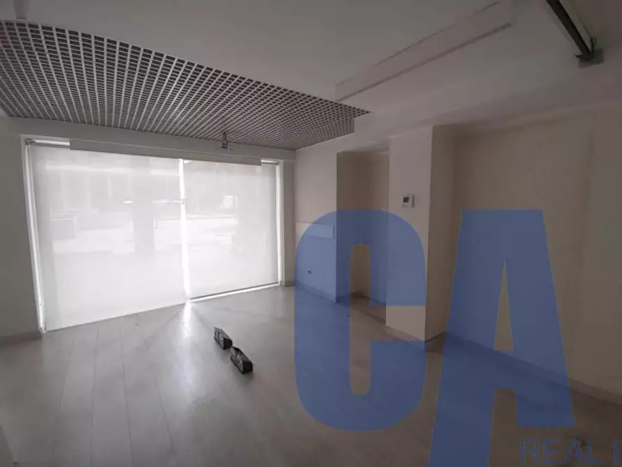 Immagine 10 di Negozio in vendita  in PIAZZA DUCA D'AOSTA a Milano