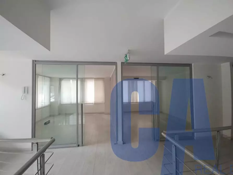 Immagine 16 di Negozio in vendita  in PIAZZA DUCA D'AOSTA a Milano