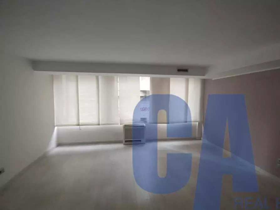 Immagine 18 di Negozio in vendita  in PIAZZA DUCA D'AOSTA a Milano